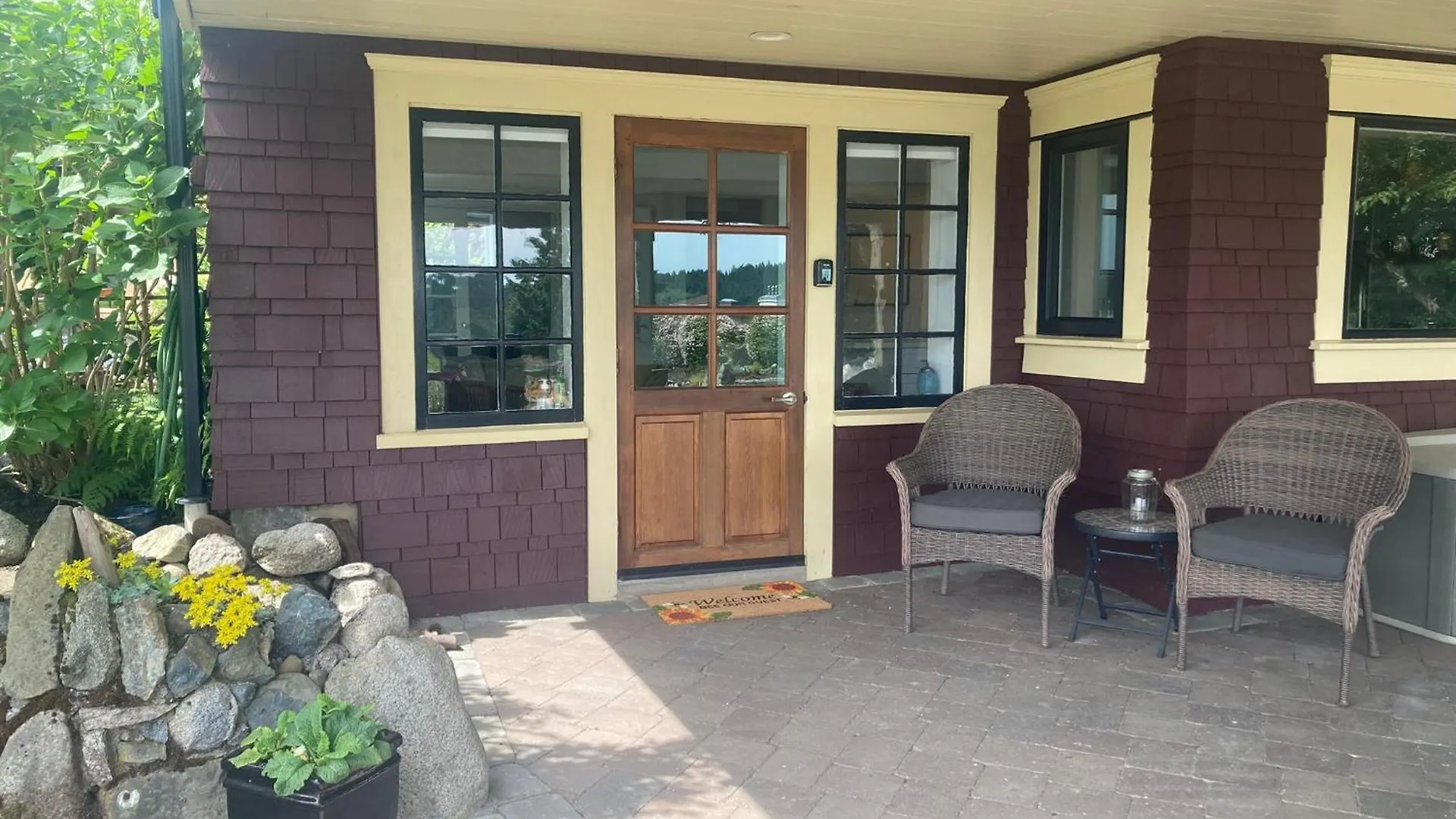 Ladysmith Harbour View House Hotel Canada