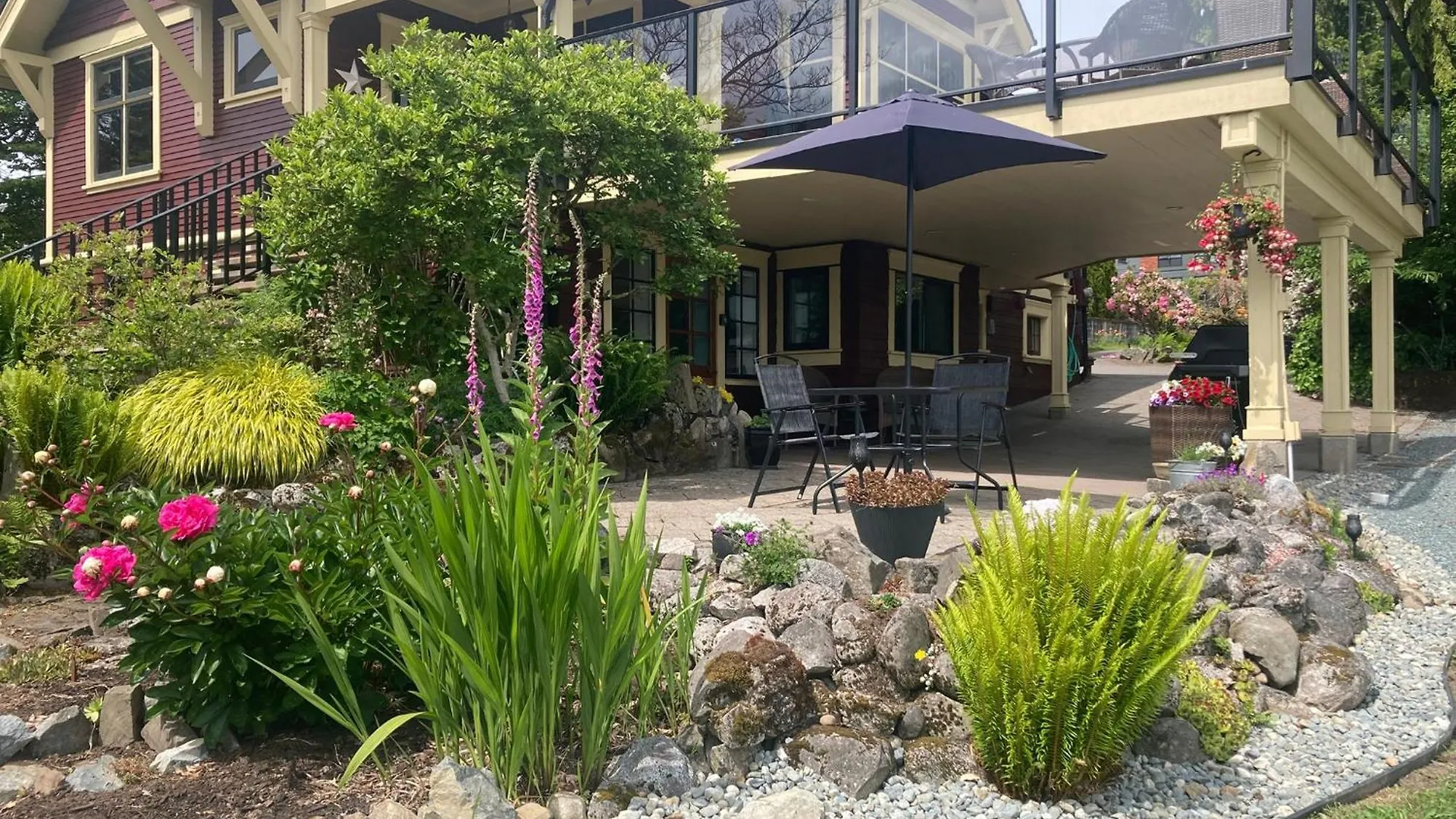 Ladysmith Harbour View House Hotel